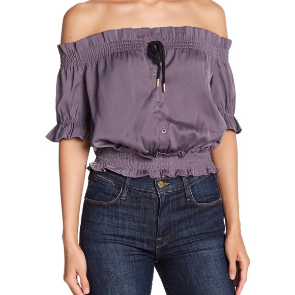 Romeo and Juliet Couture off the shoulder top NWT - Picture 1 of 1